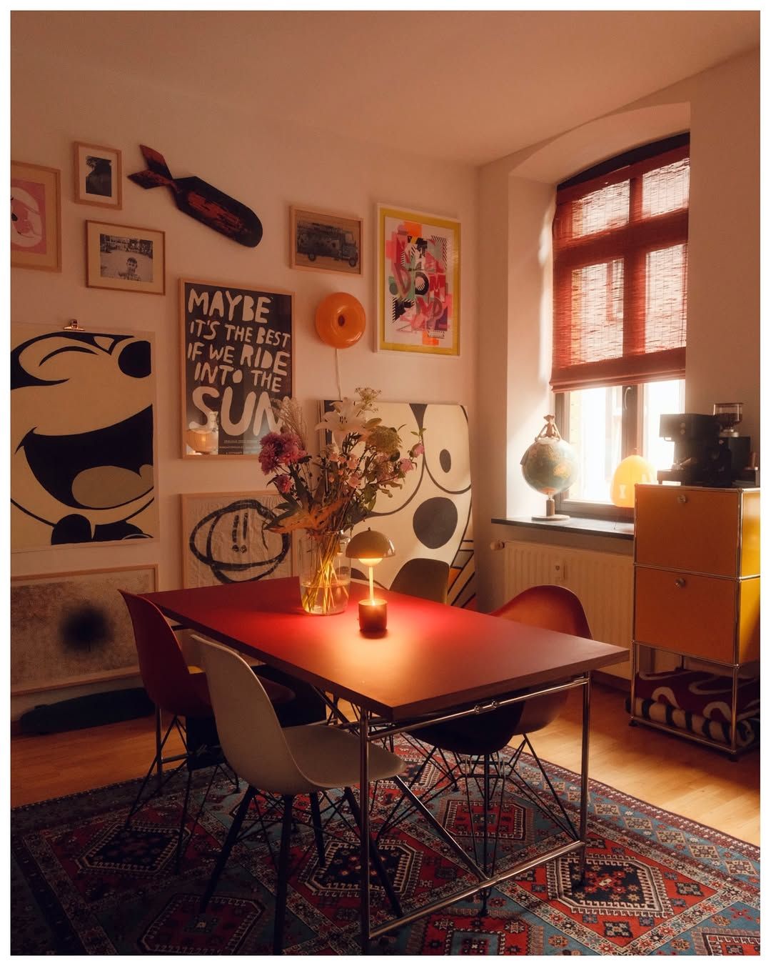 Cozy Dining Room Lighting: Table Lamps, Ambient Glow & Eclectic Decor Ideas