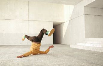 Minimalist Shapes of Cities