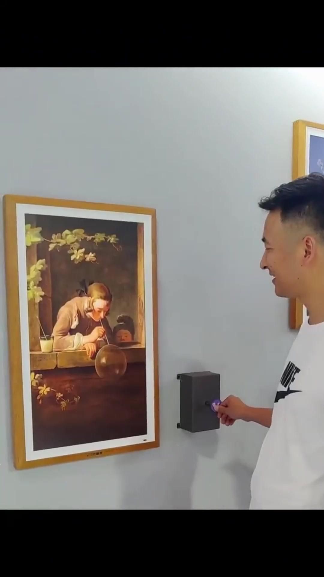 Innovative Interactive Art Installation: Merging Digital Art and Mechanical Wonders