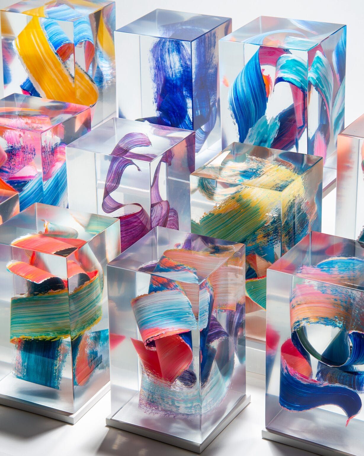 Vibrant Brushstrokes Float in Resin Cubes in Fabian Oefner’s Sculptural Ode to Painting