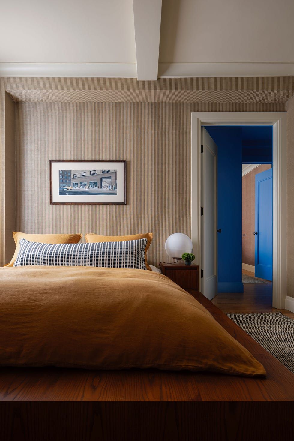 Help, This ‘Loungey’ ‘70s-Inspired Apartment Has Me Craving a Martini