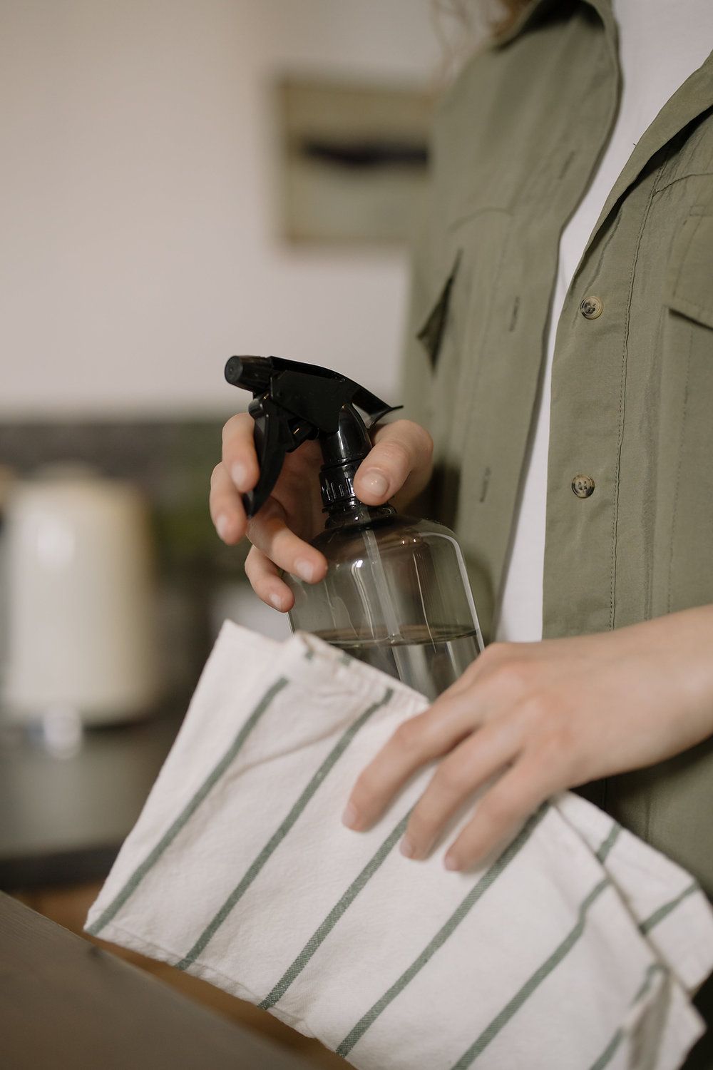 Expert Tips for Maintaining and Cleaning Luxury Vinyl Wallpaper