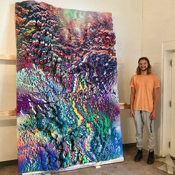 Majestic Animals Envisioned as Hundreds of Multicolored Dots